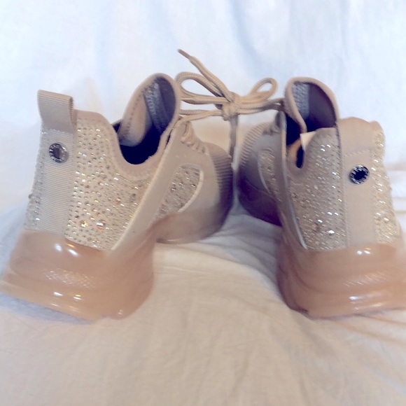 Steve Madden’s Maxima BRAND NEW!!   Originally $100. Read for more sizes - Picture 4 of 8